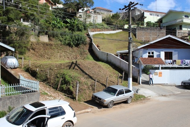 0 para Terrenos - Venda em Campos do Jordão