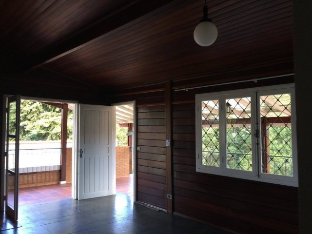 0 para Casas - Venda em Campos do Jordão