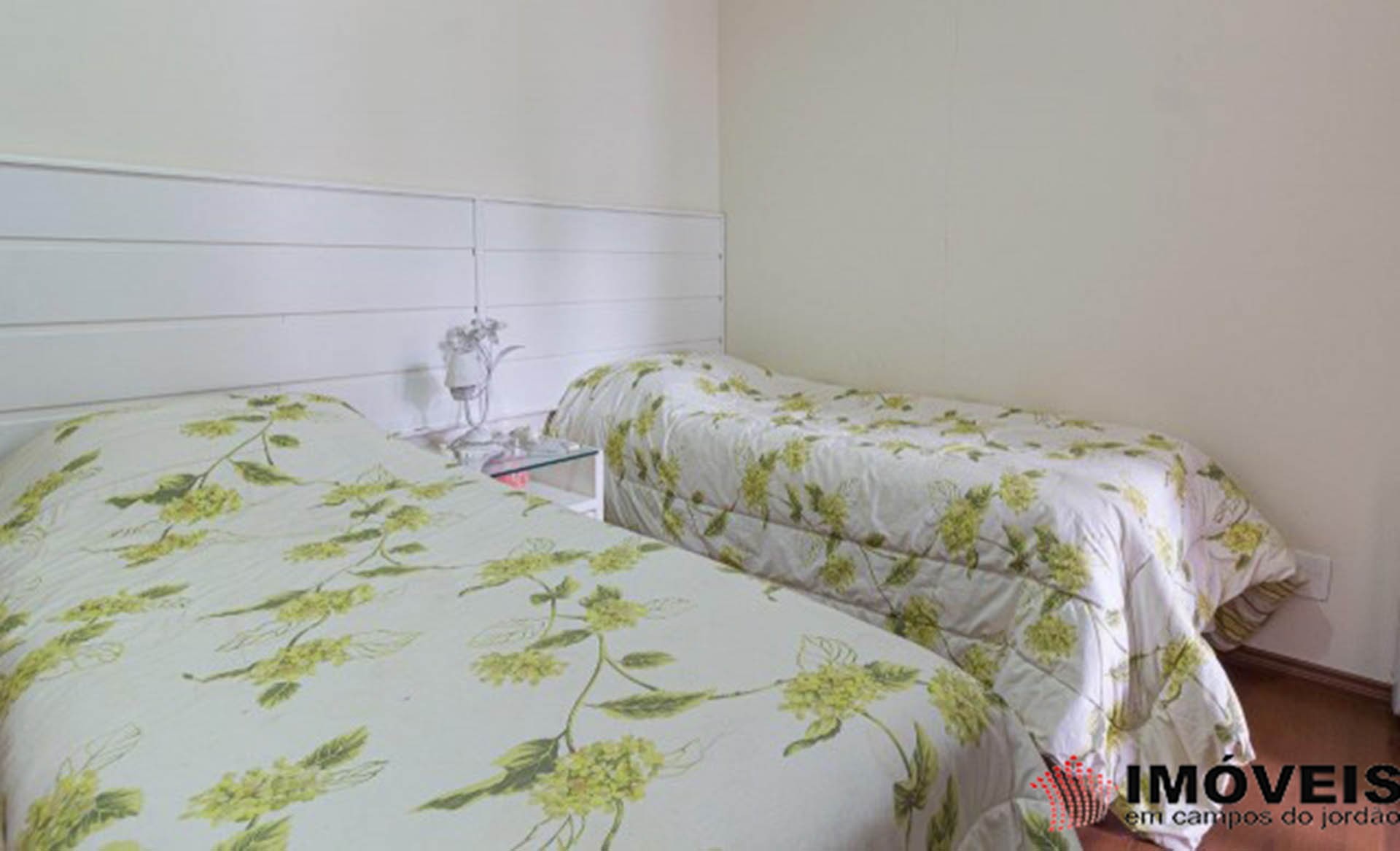 1 para Apartamentos - Venda em Campos do Jordão