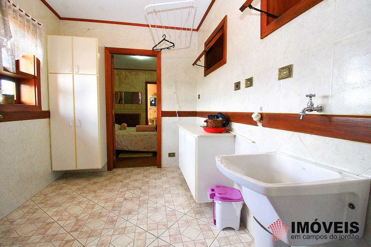 1 para Apartamentos - Venda em Campos do Jordão