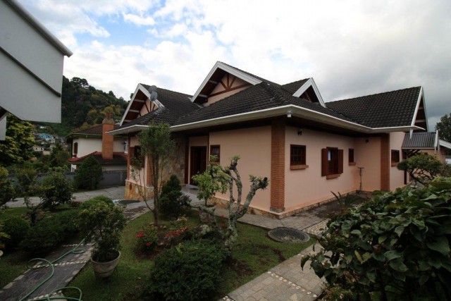 0 para Casas - Venda em Campos do Jordão