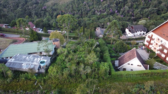 1 para Terrenos - Venda em Campos do Jordão
