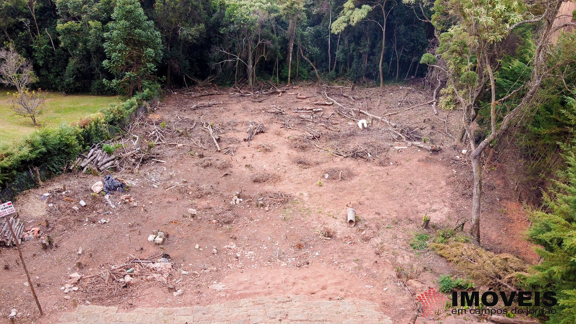 1 para Terrenos - Venda em Campos do Jordão