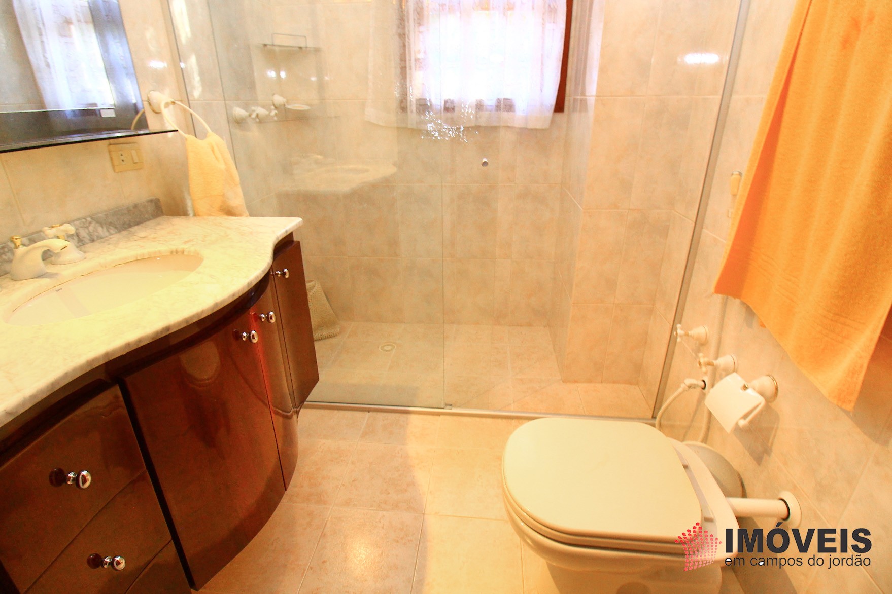 1 para Apartamentos - Venda em Campos do Jordão