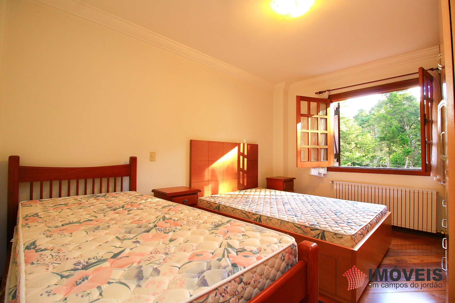 1 para Apartamentos - Venda em Campos do Jordão