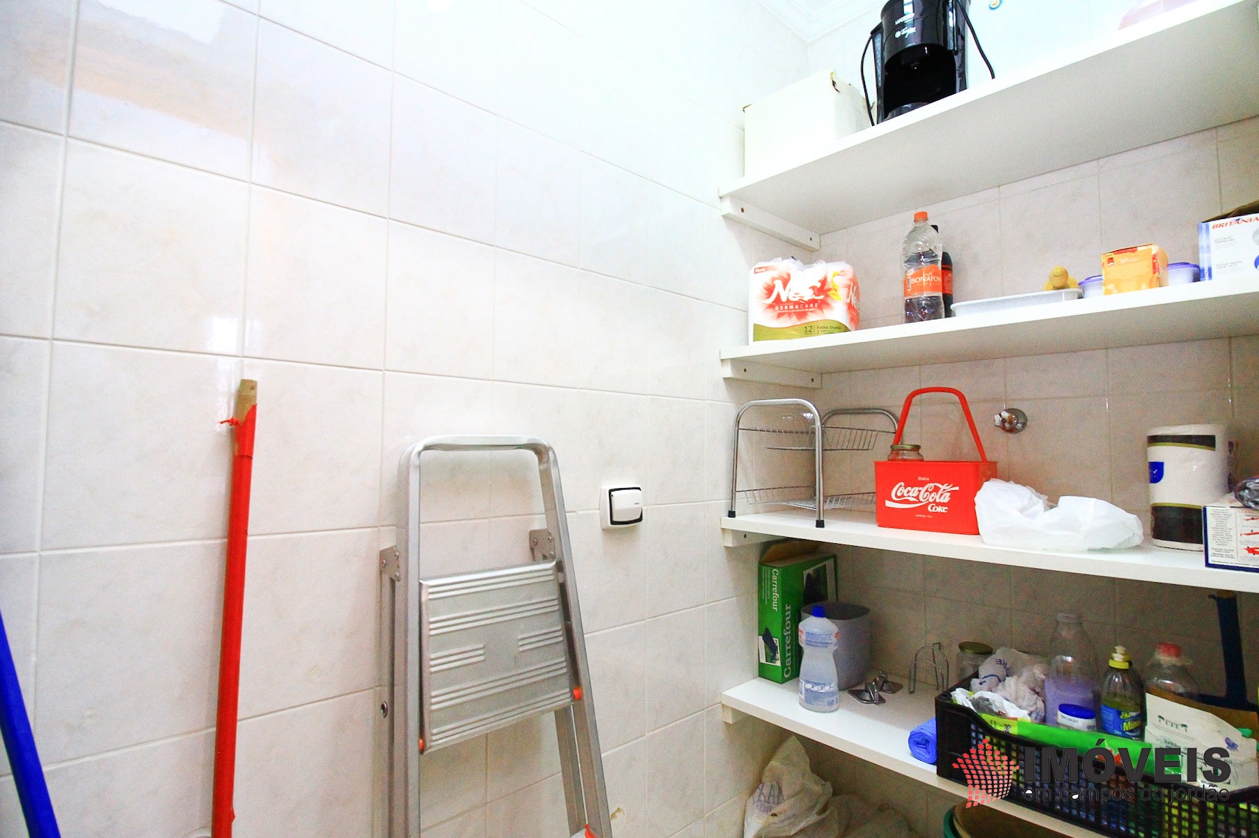 1 para Apartamentos - Venda em Campos do Jordão