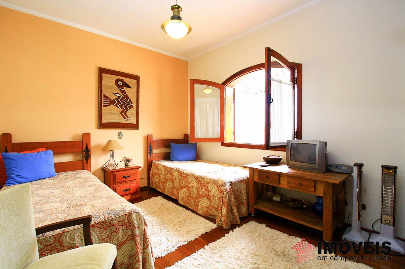 1 para Casas - Venda em Campos do Jordão