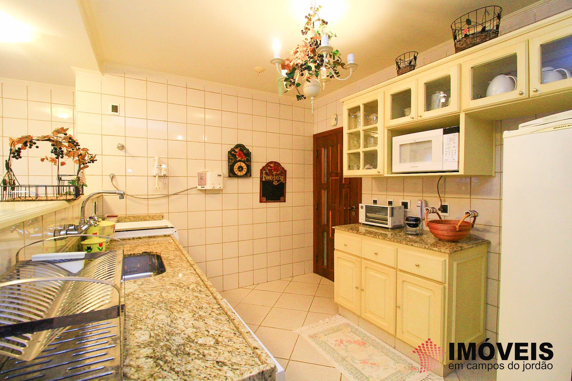 1 para Apartamentos - Venda em Campos do Jordão