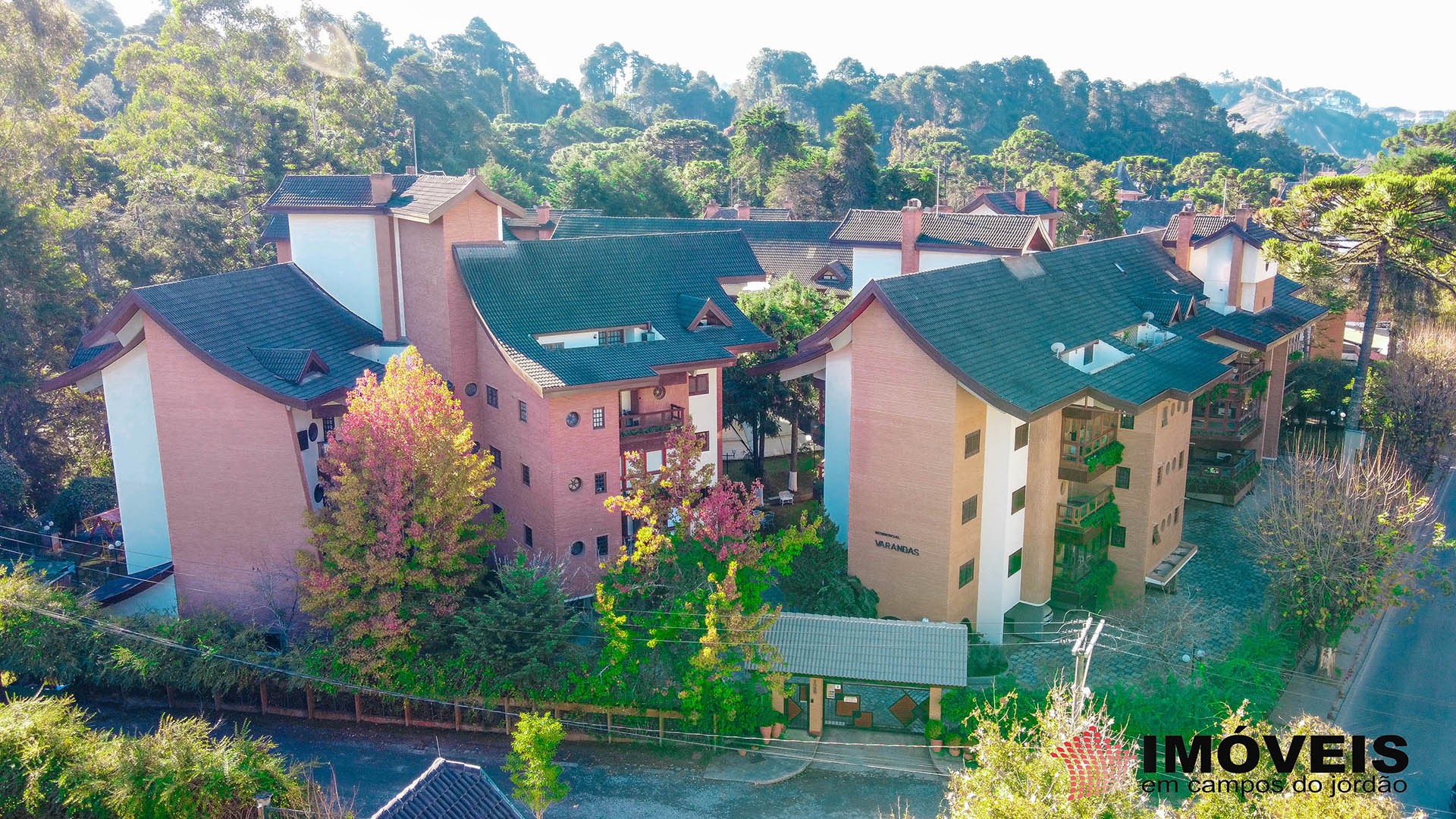 1 para Apartamentos - Venda em Campos do Jordão