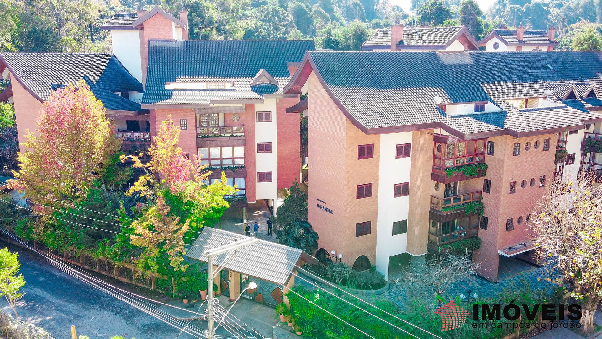 1 para Apartamentos - Venda em Campos do Jordão