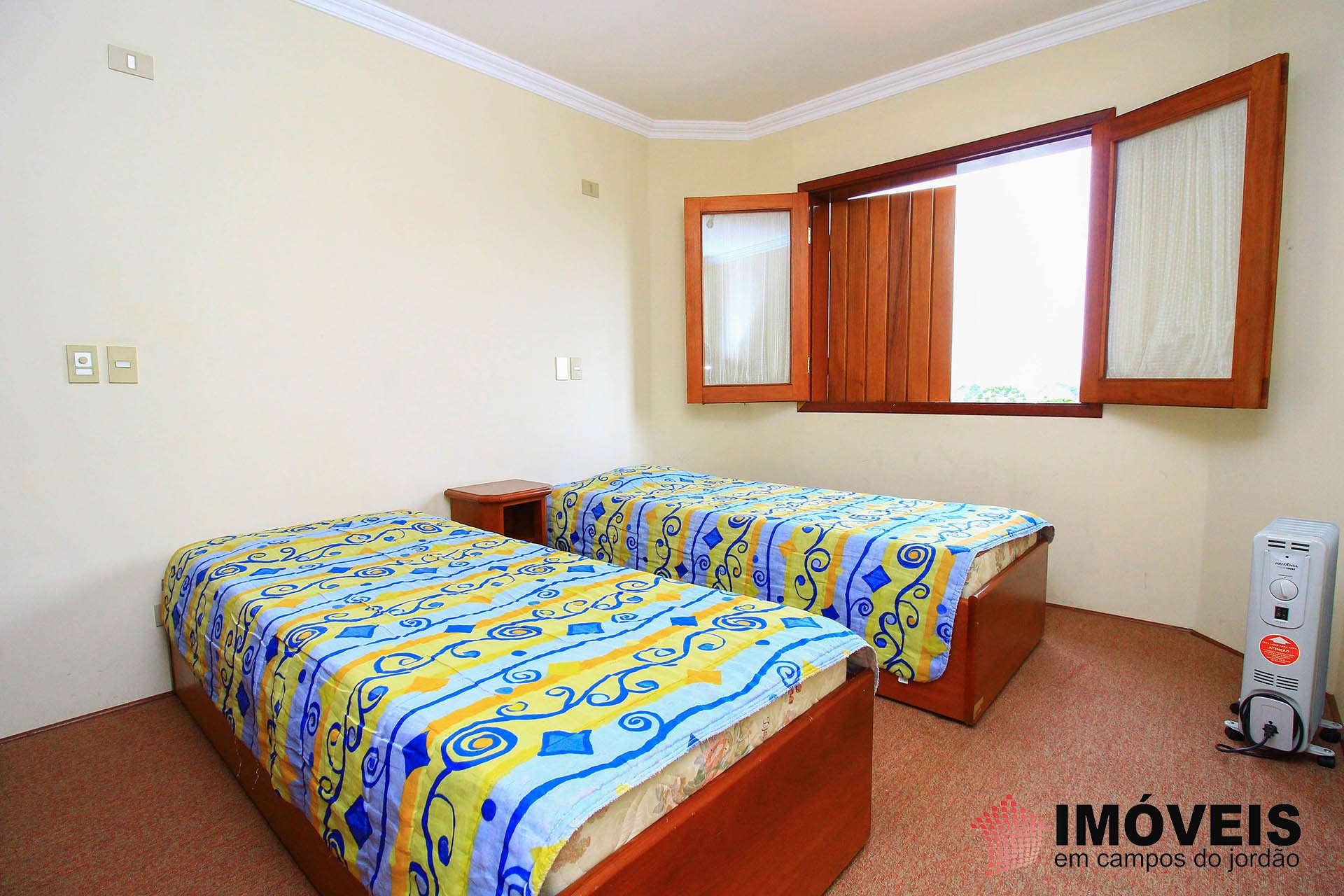 1 para Apartamentos - Venda em Campos do Jordão