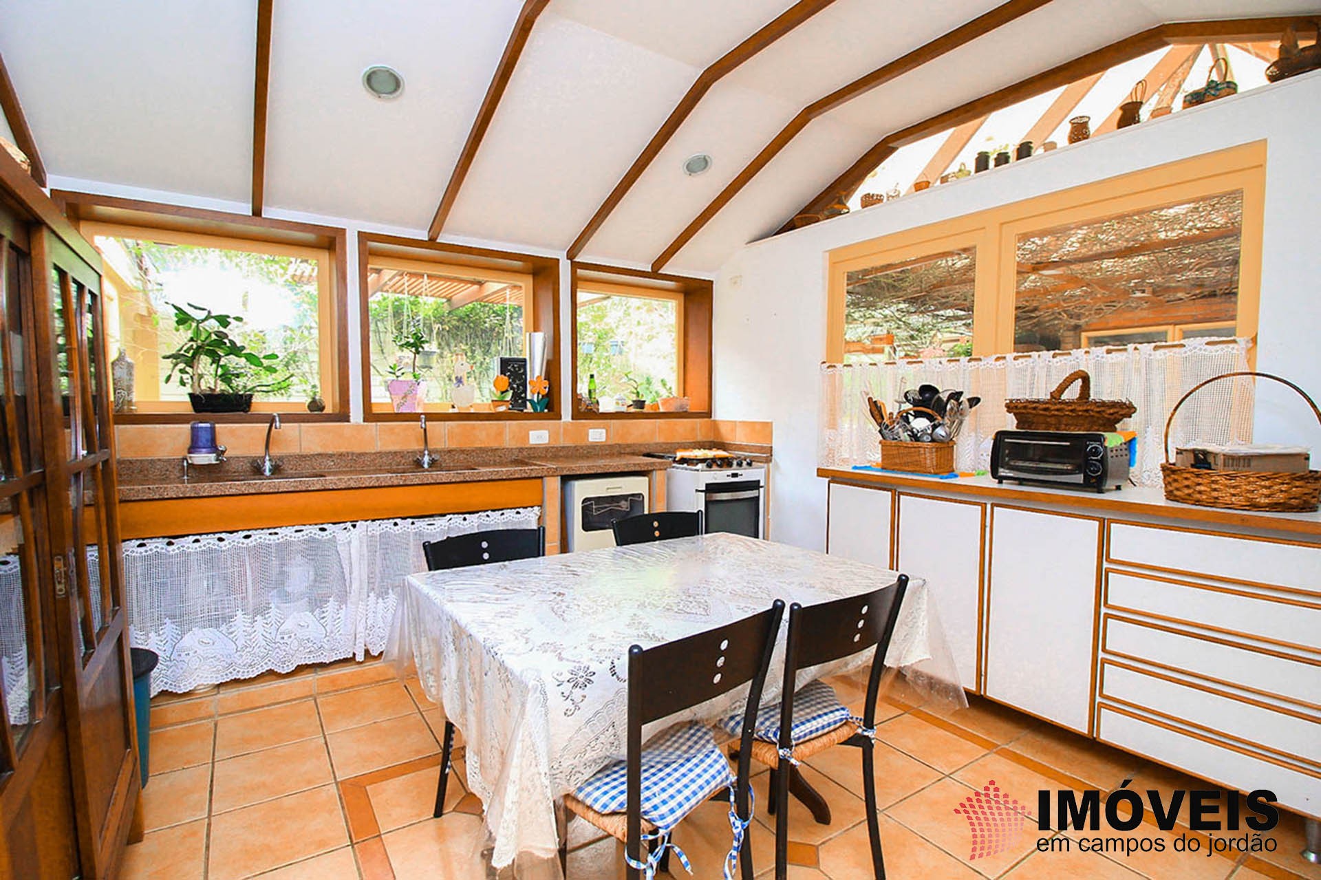 1 para Casas - Venda em Campos do Jordão