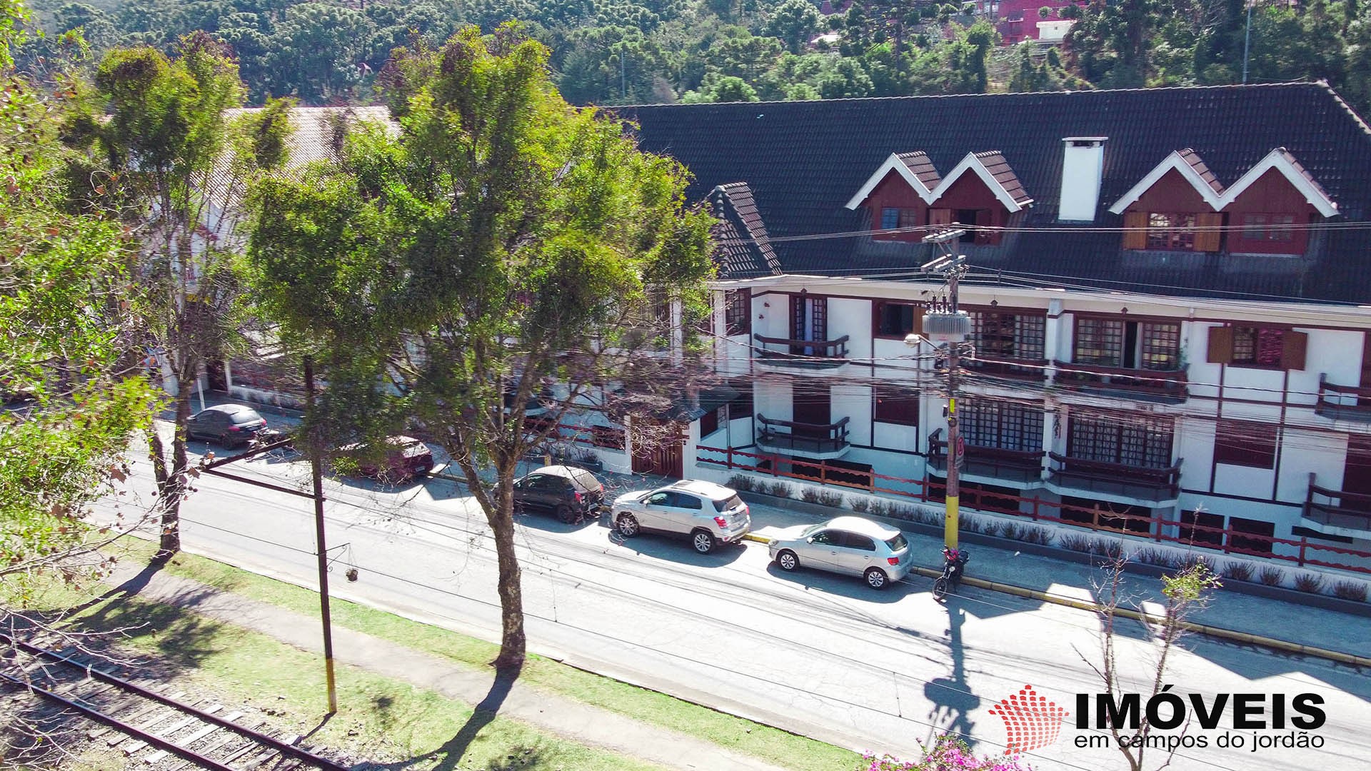 1 para Apartamentos - Venda em Campos do Jordão