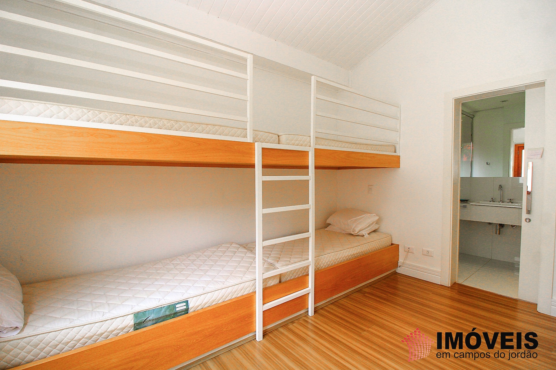 1 para Casas - Venda em Campos do Jordão