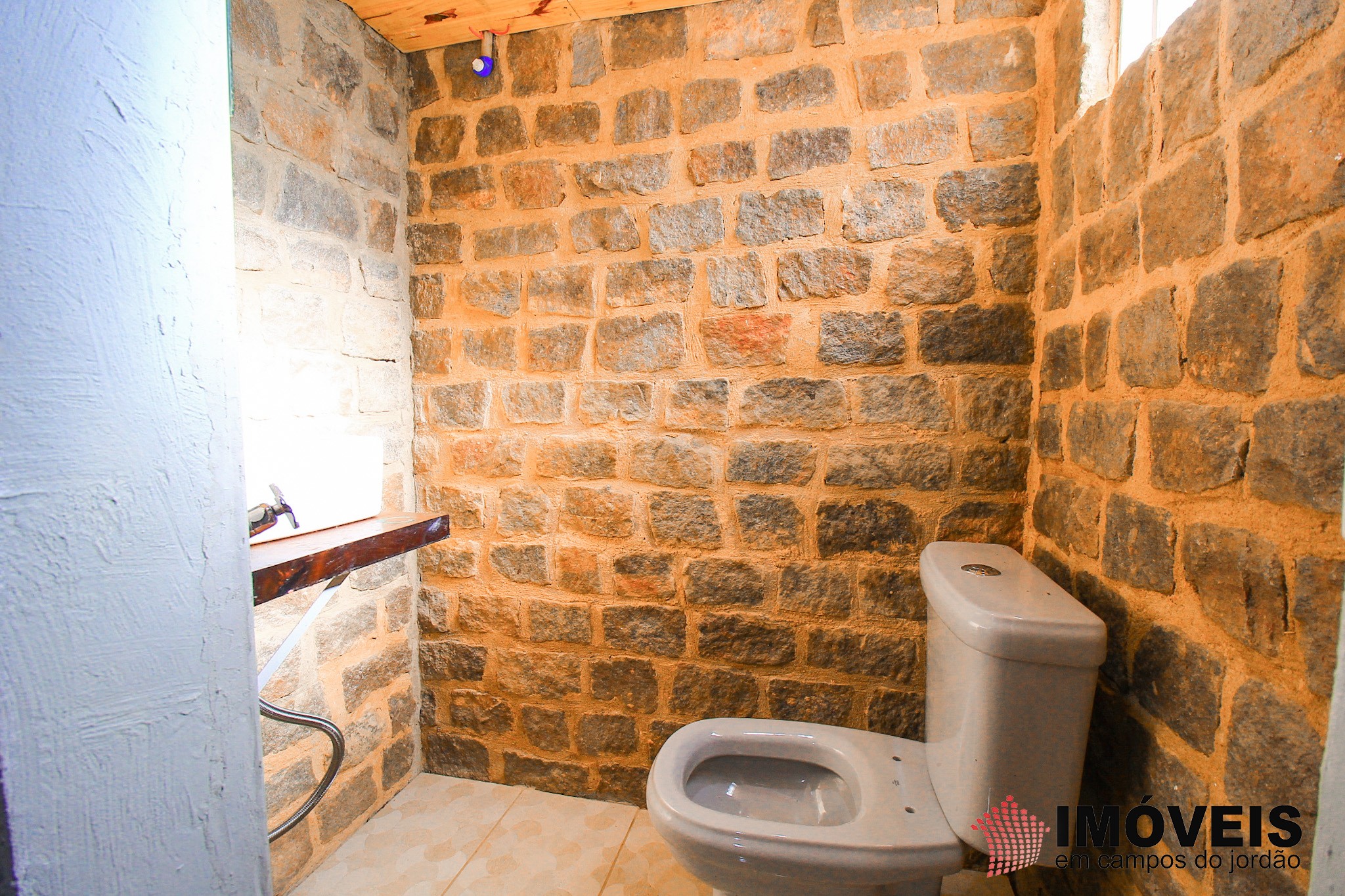 1 para Casas - Venda em Campos do Jordão