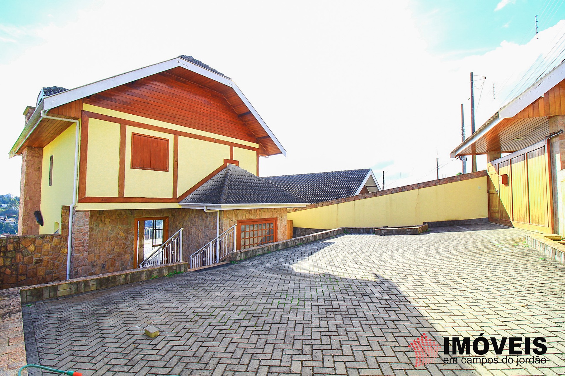 1 para Casas - Venda em Campos do Jordão