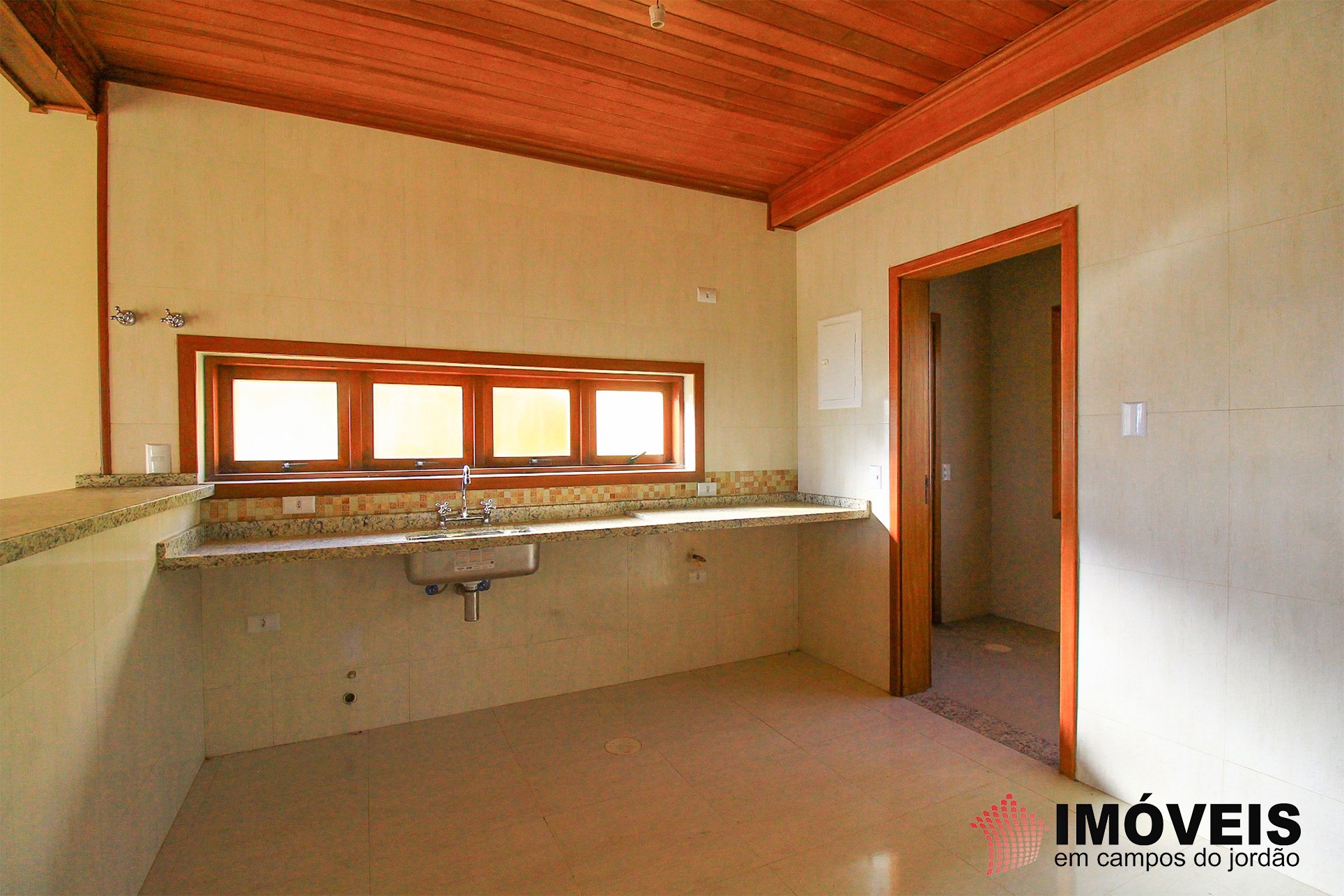 1 para Casas - Venda em Campos do Jordão