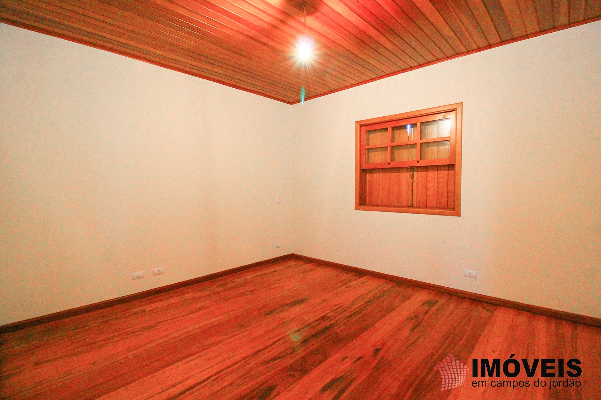 1 para Casas - Venda em Campos do Jordão