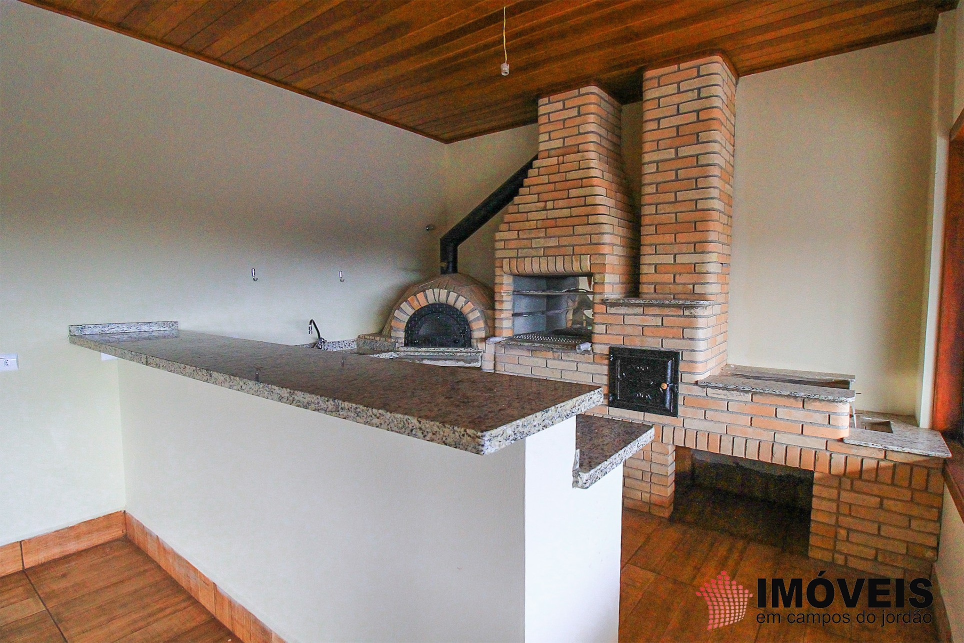 1 para Casas - Venda em Campos do Jordão