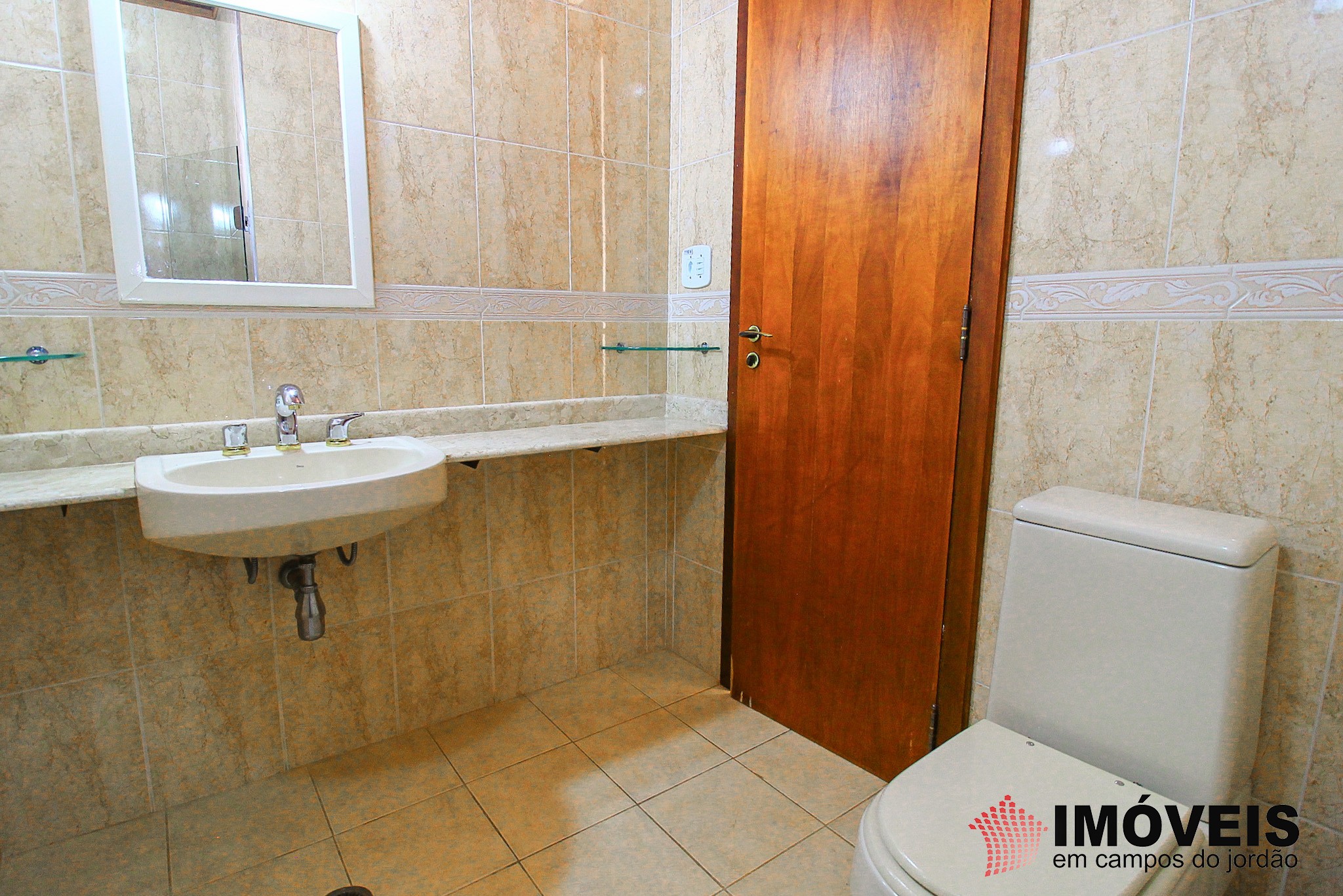1 para Casas - Venda em Campos do Jordão
