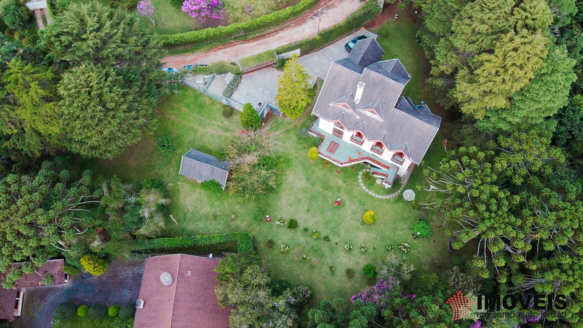 1 para Casas - Venda em Campos do Jordão