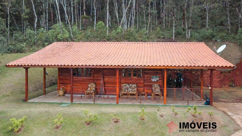 1 para Casas - Locação Temporária  em Campos do Jordão