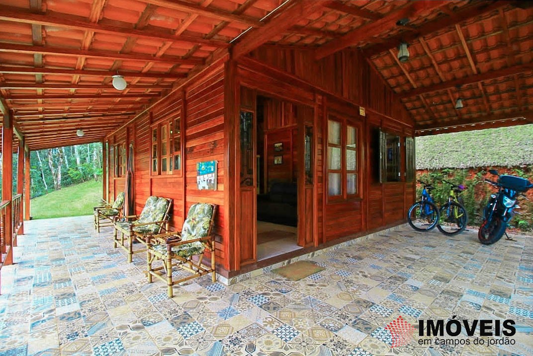 1 para Casas - Locação Temporária  em Campos do Jordão