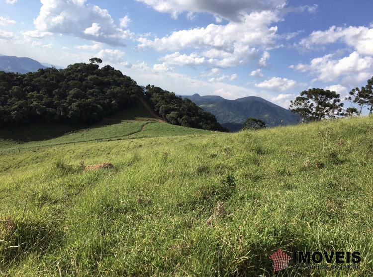 1 para Terrenos - Venda em Campos do Jordão
