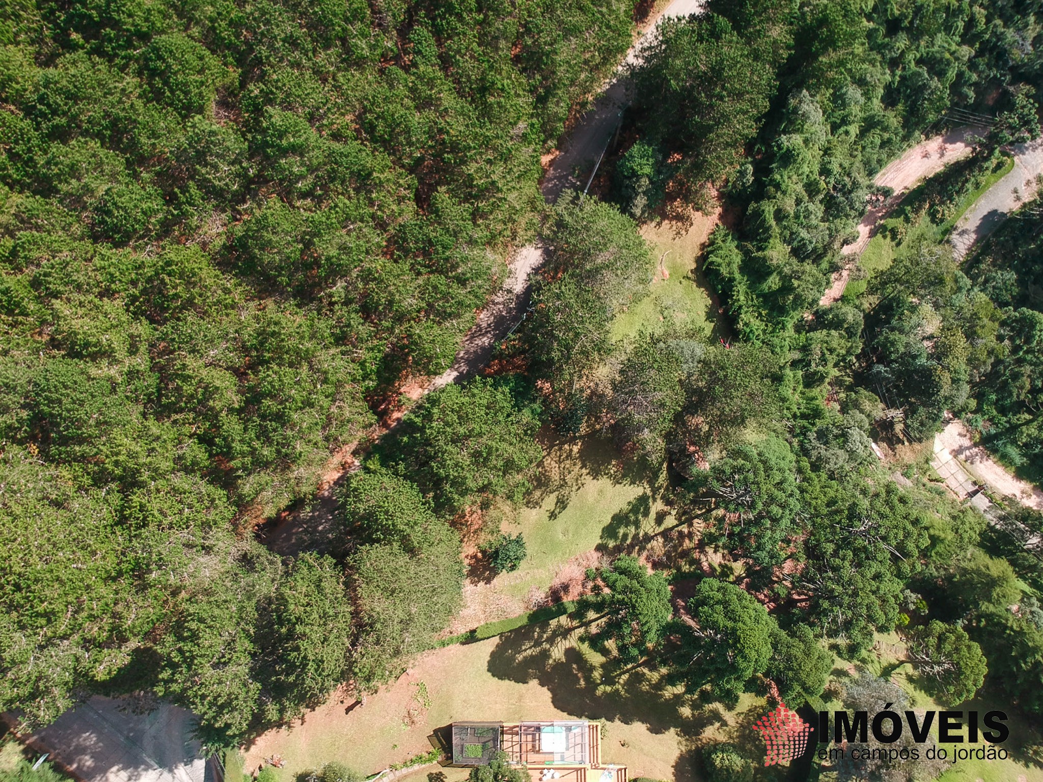 1 para Terrenos - Venda em Campos do Jordão