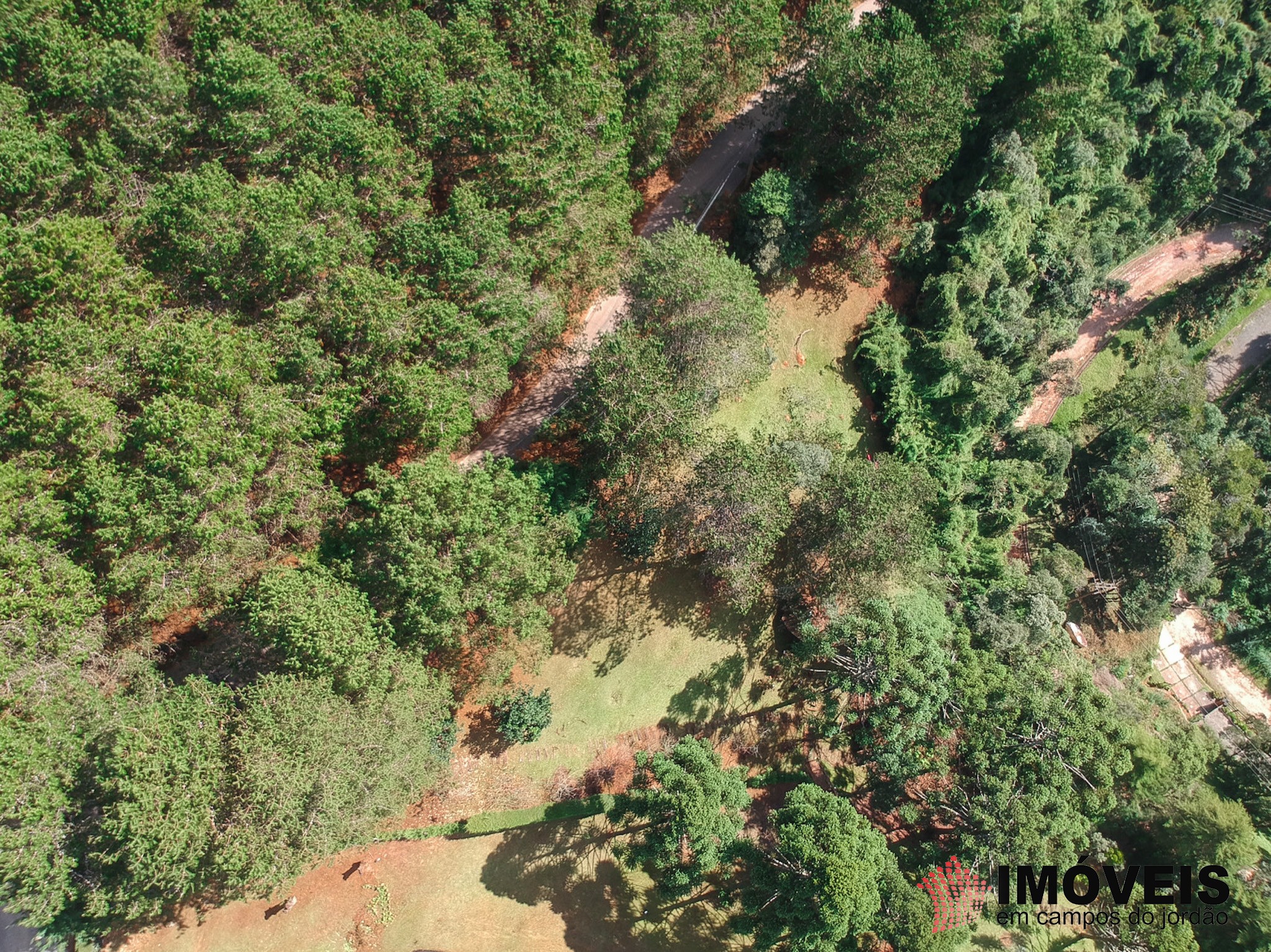 1 para Terrenos - Venda em Campos do Jordão