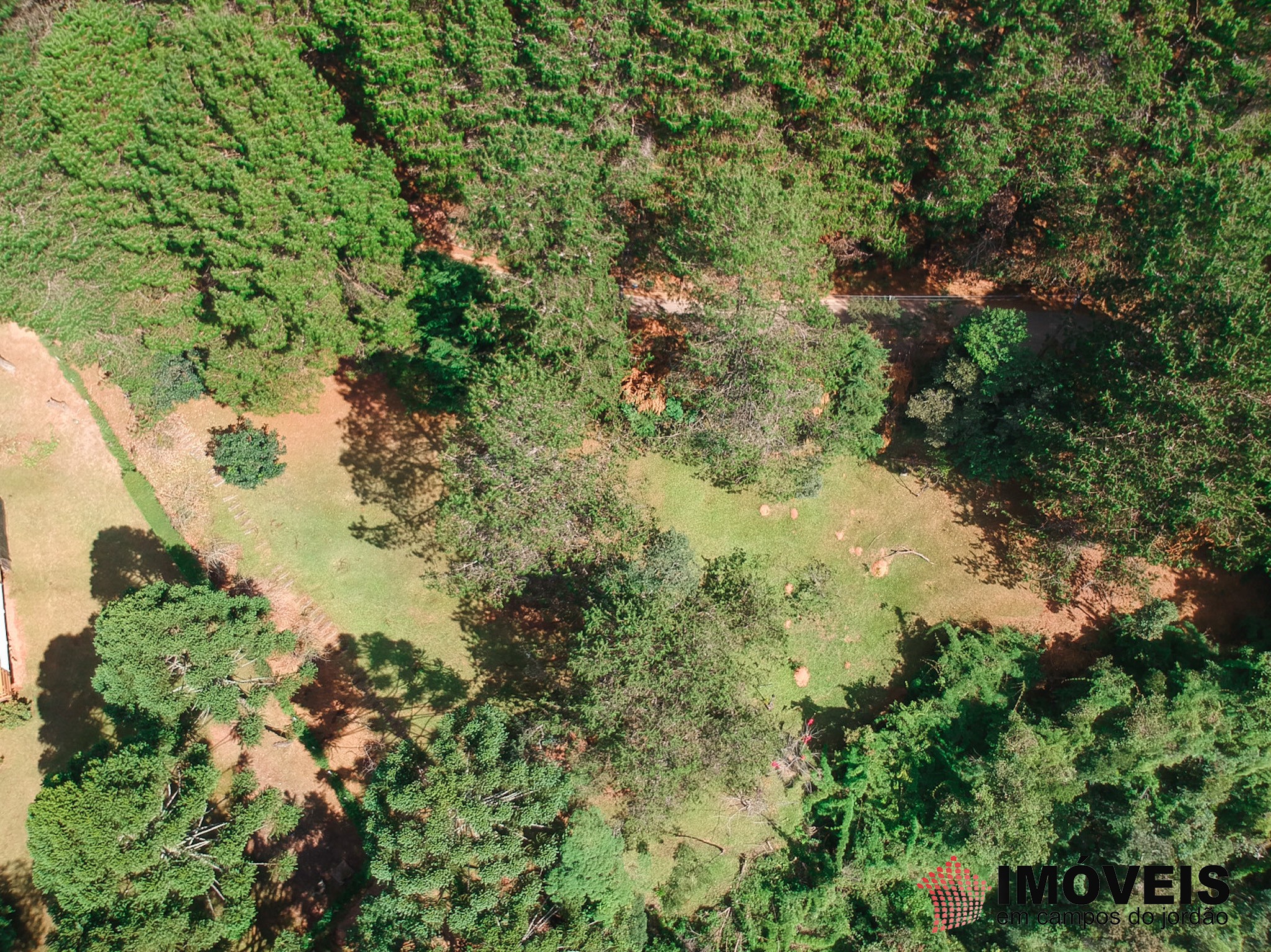 1 para Terrenos - Venda em Campos do Jordão