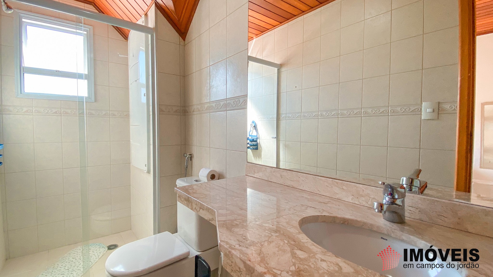 1 para Apartamentos - Venda em Campos do Jordão