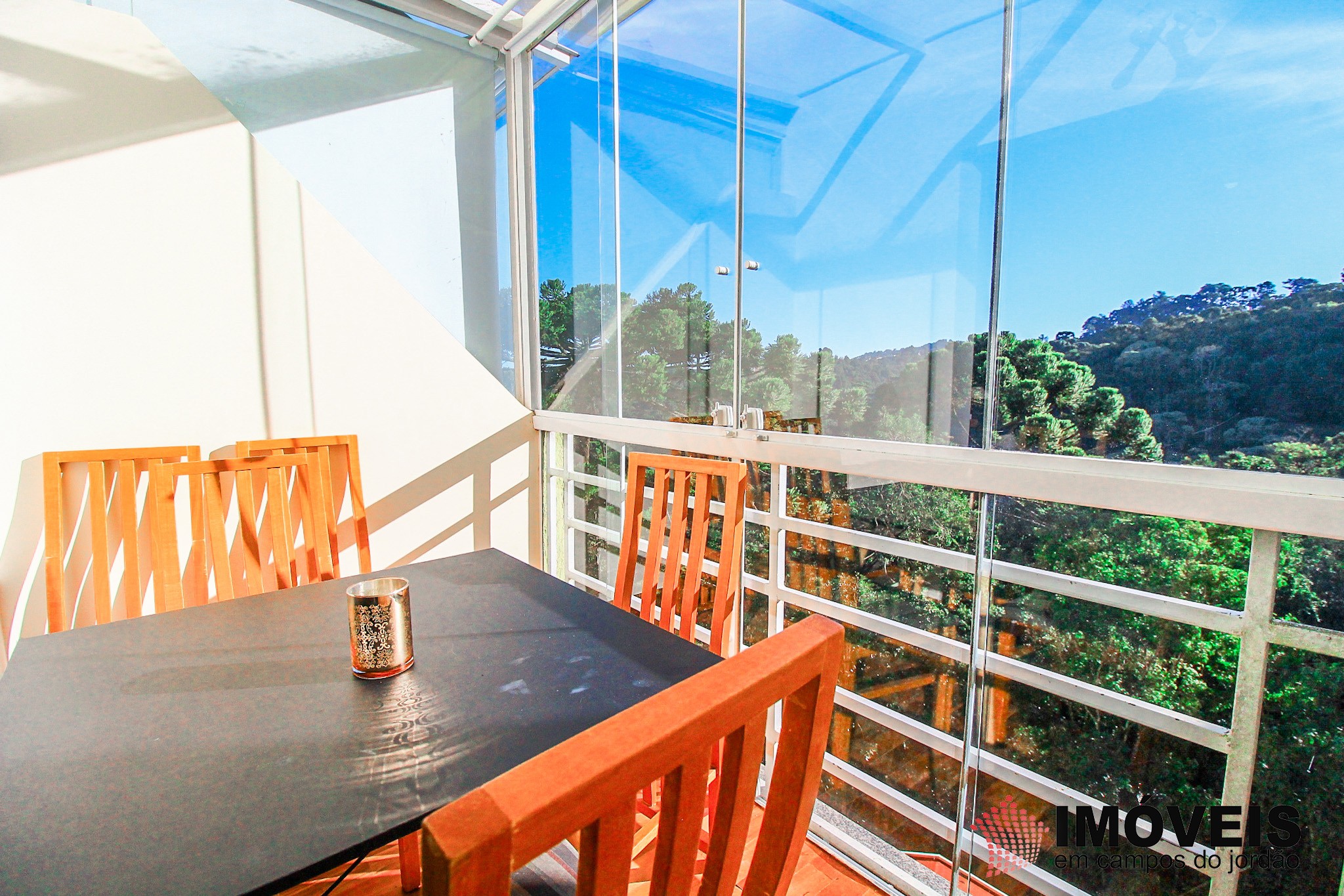 1 para Apartamentos - Venda em Campos do Jordão