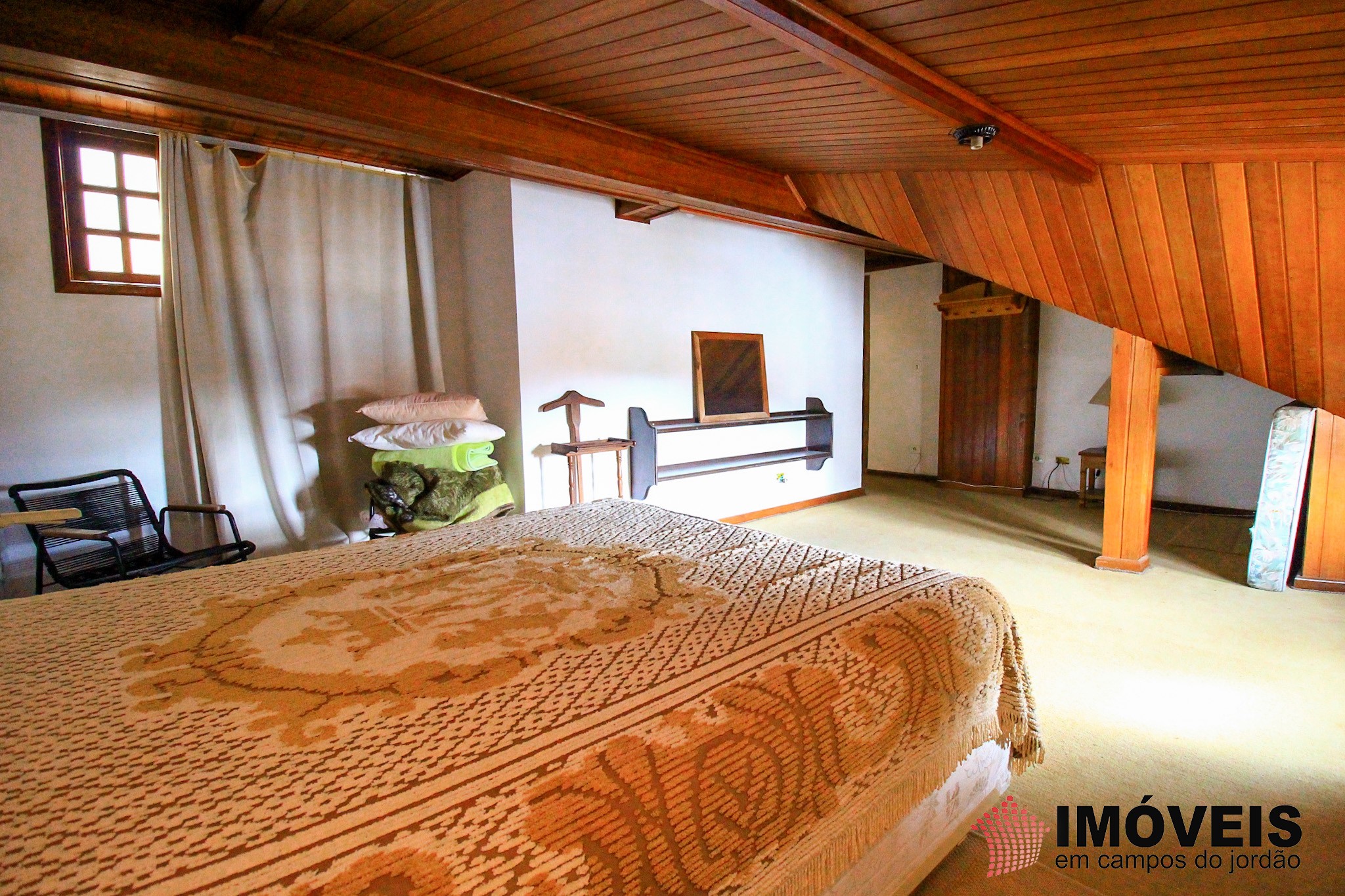 1 para Apartamentos - Venda em Campos do Jordão