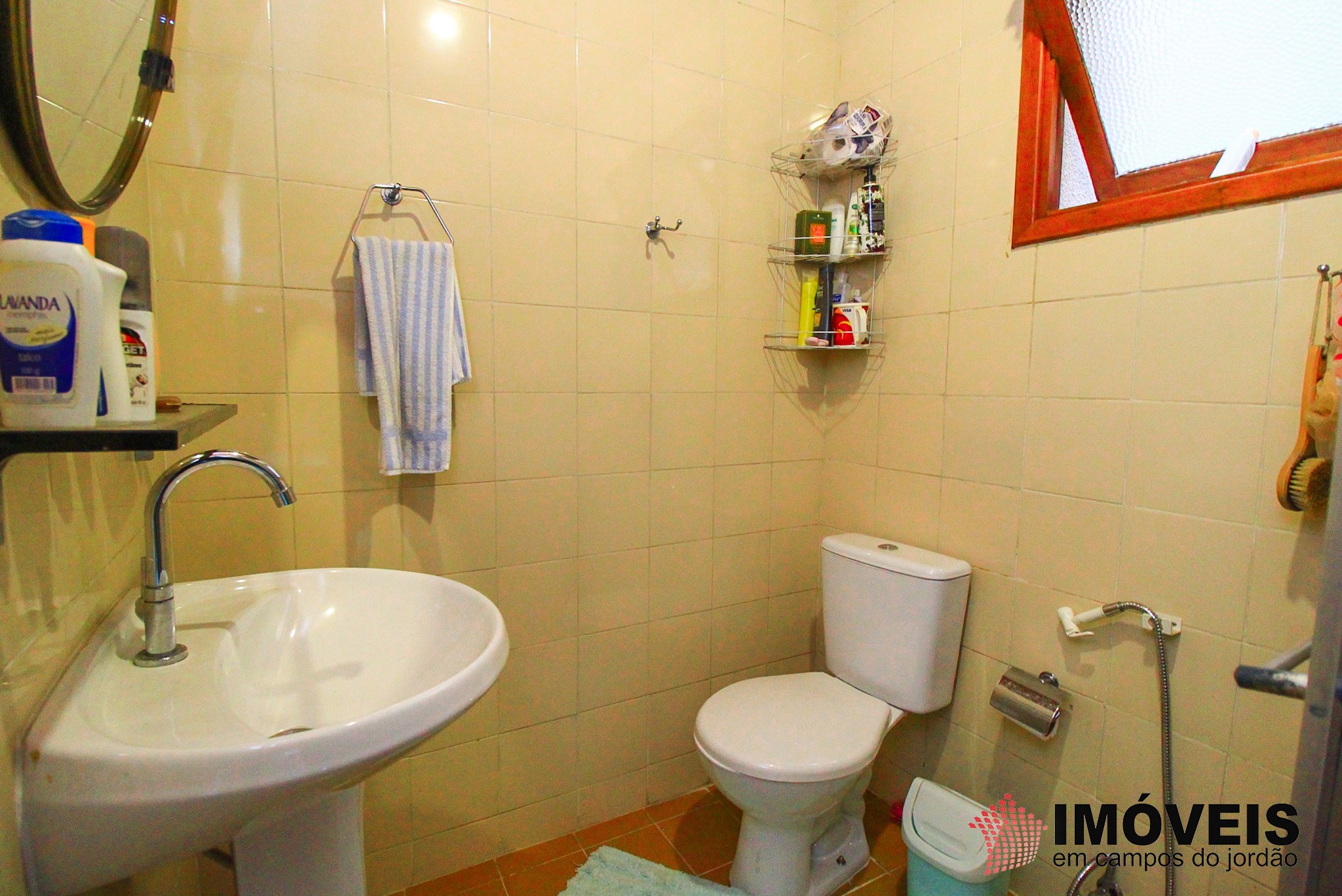 1 para Apartamentos - Venda em Campos do Jordão