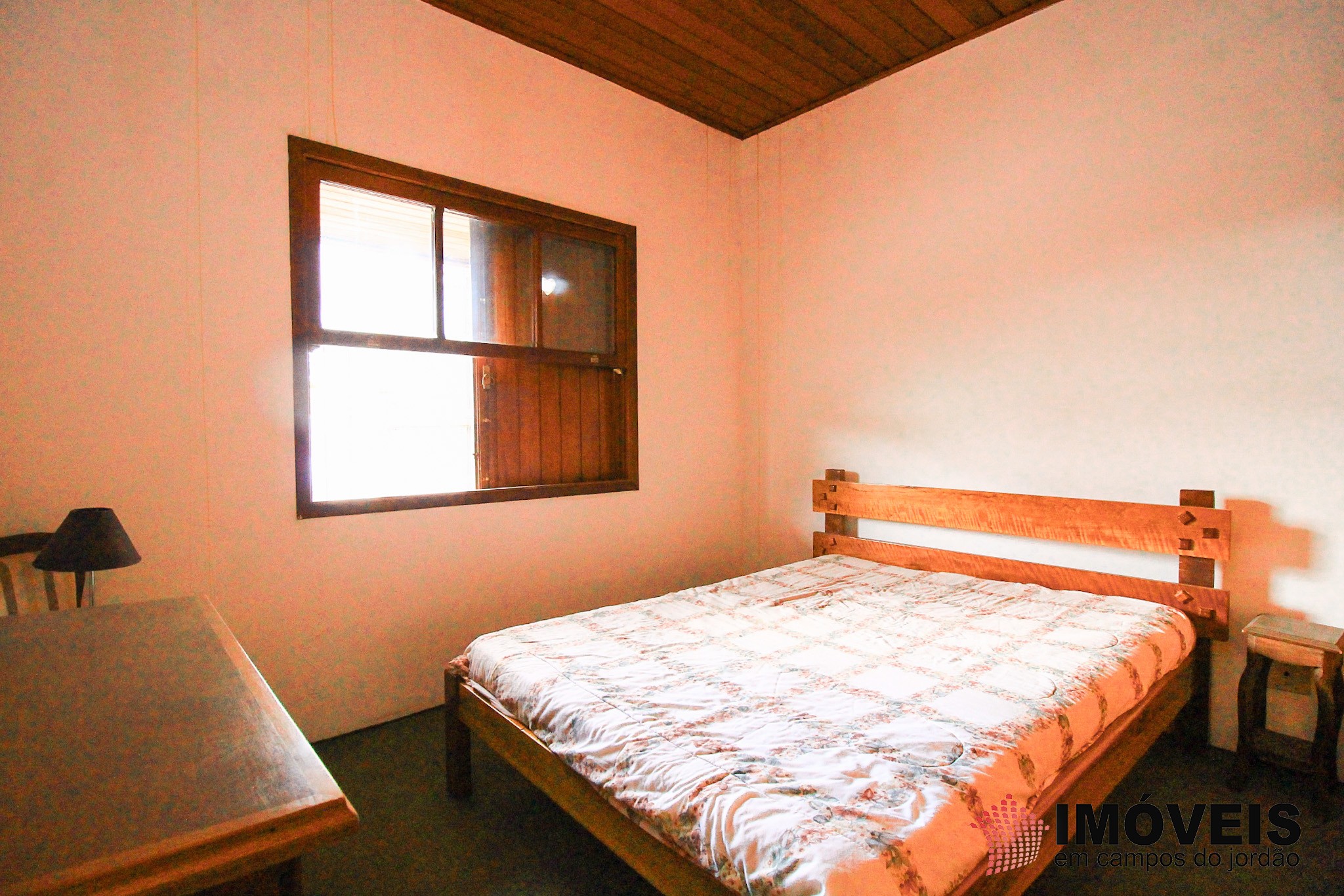 1 para Apartamentos - Venda em Campos do Jordão