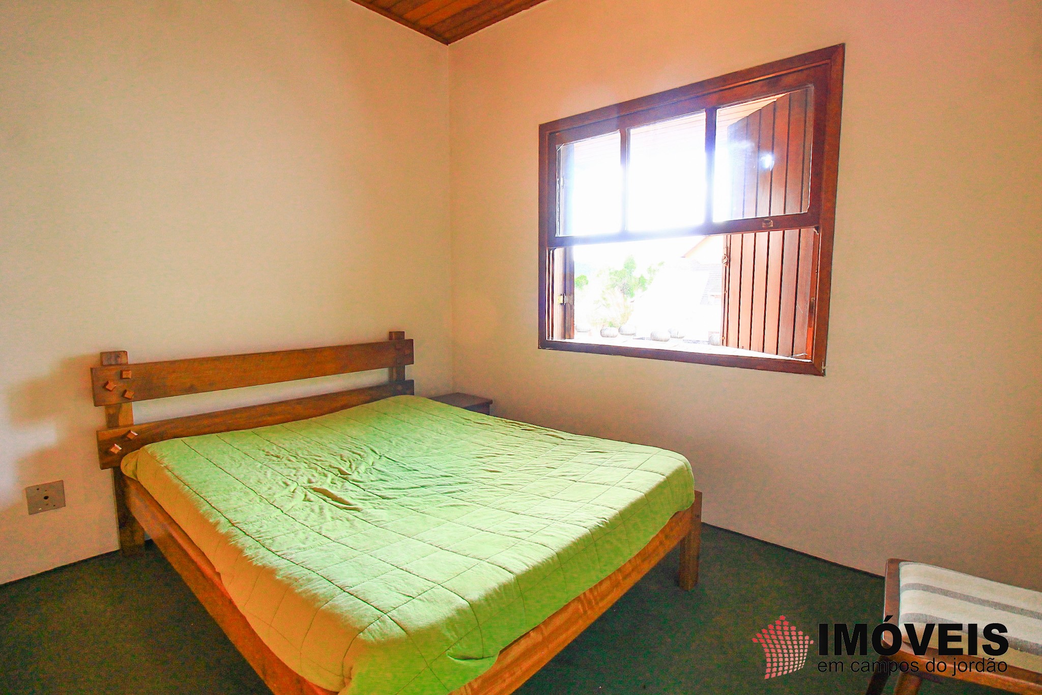 1 para Apartamentos - Venda em Campos do Jordão