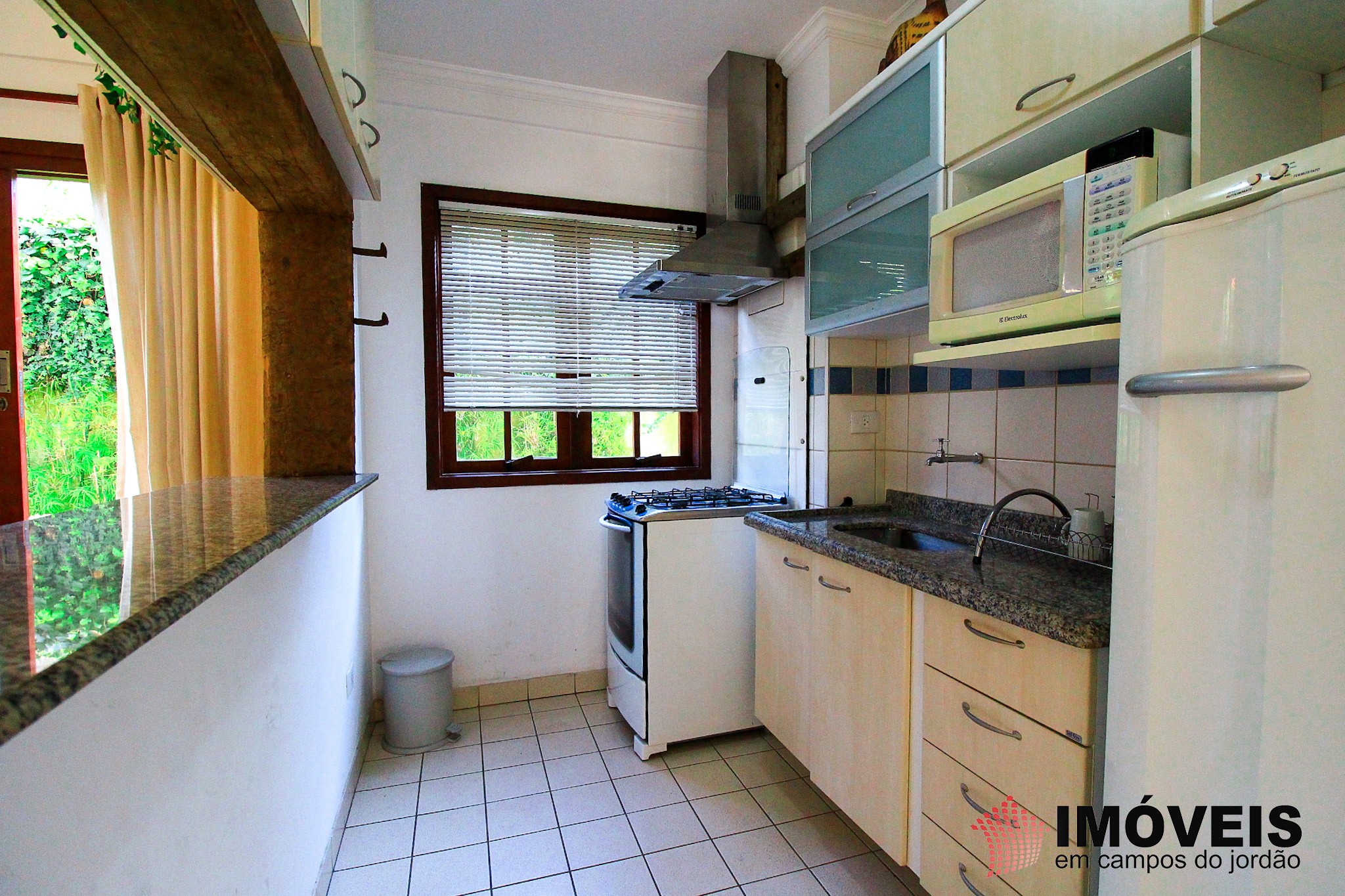 1 para Apartamentos - Venda em Campos do Jordão