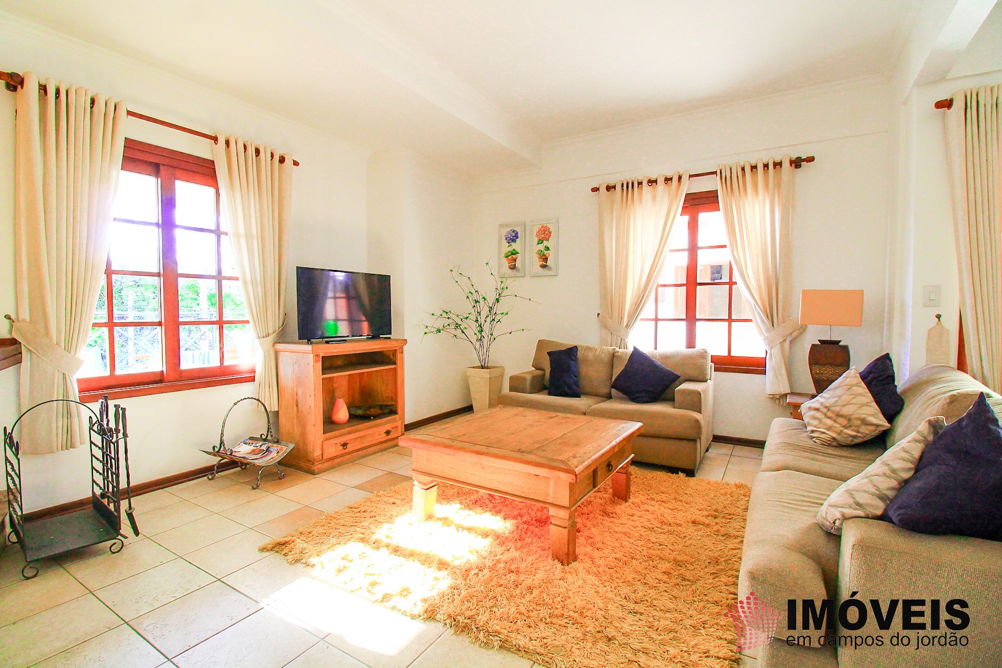 1 para Apartamentos - Venda em Campos do Jordão