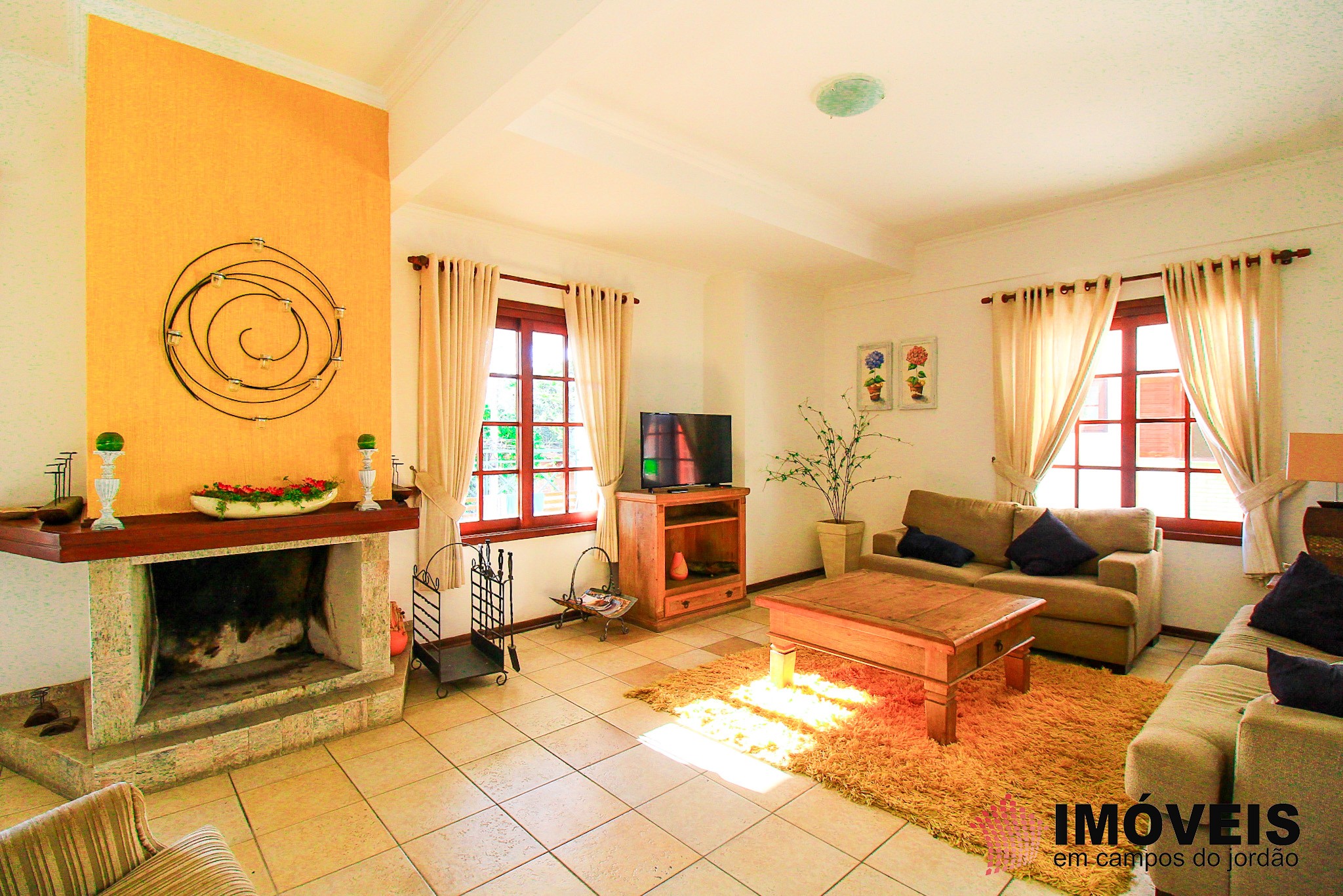 1 para Apartamentos - Venda em Campos do Jordão