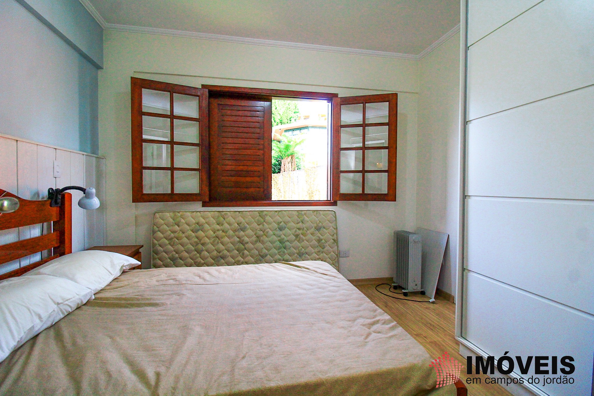 1 para Apartamentos - Venda em Campos do Jordão