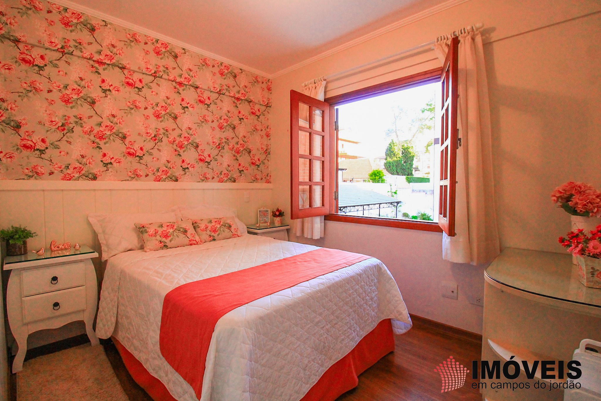 1 para Apartamentos - Venda em Campos do Jordão
