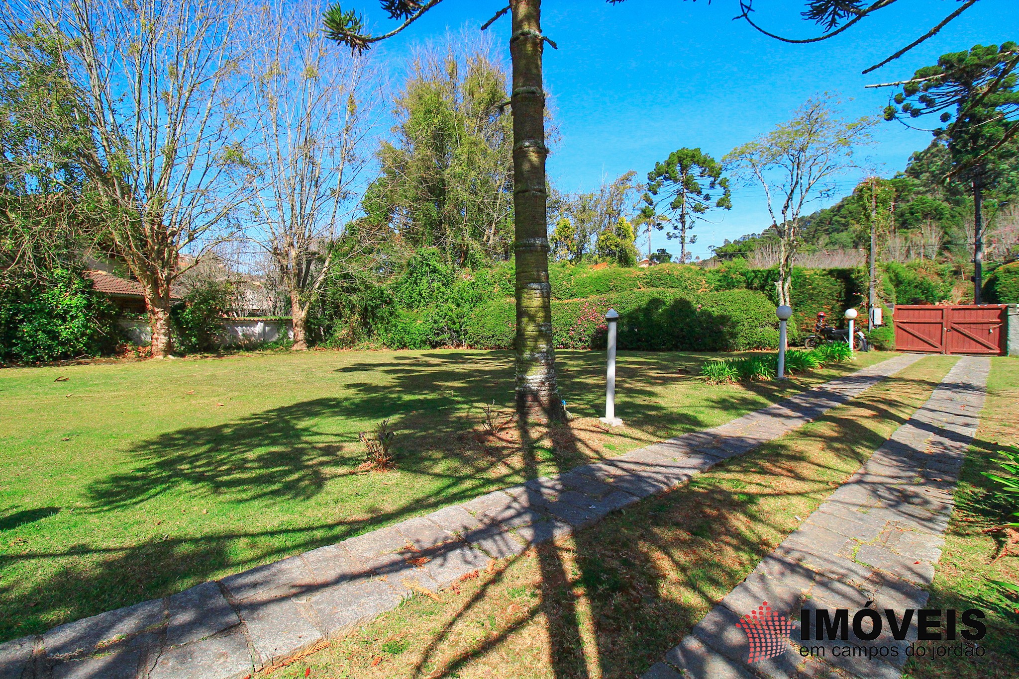 1 para Casas - Venda em Campos do Jordão
