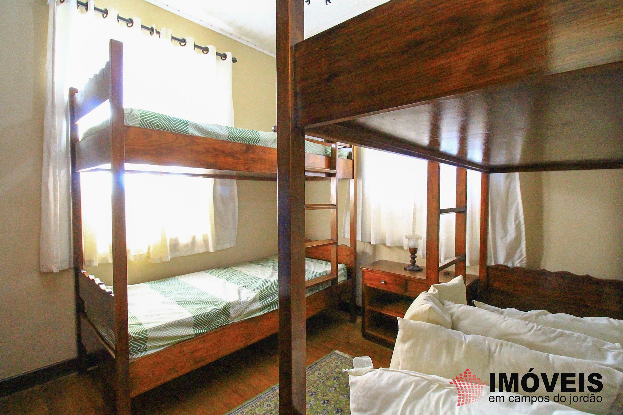 1 para Casas - Venda em Campos do Jordão