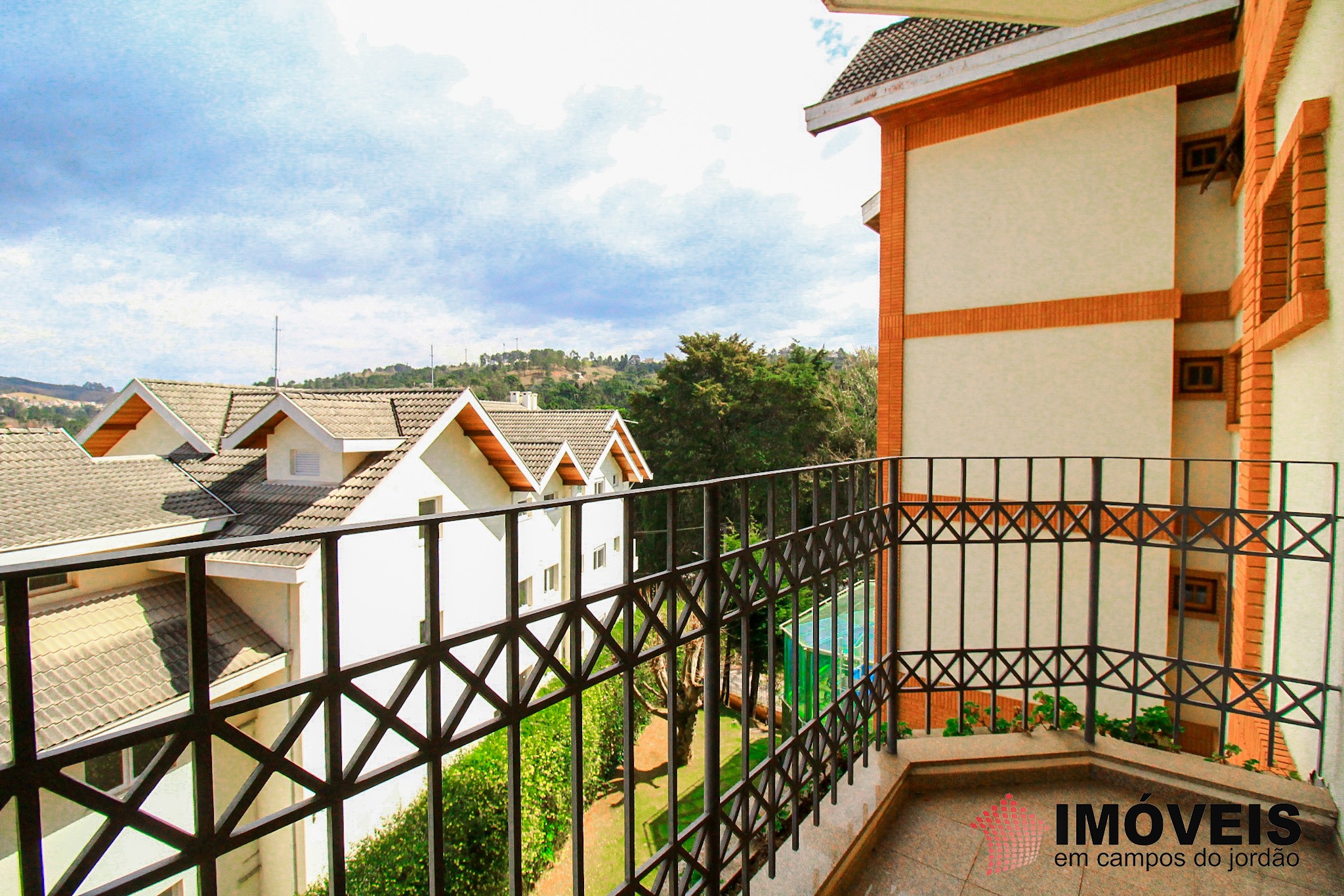 1 para Apartamentos - Venda em Campos do Jordão