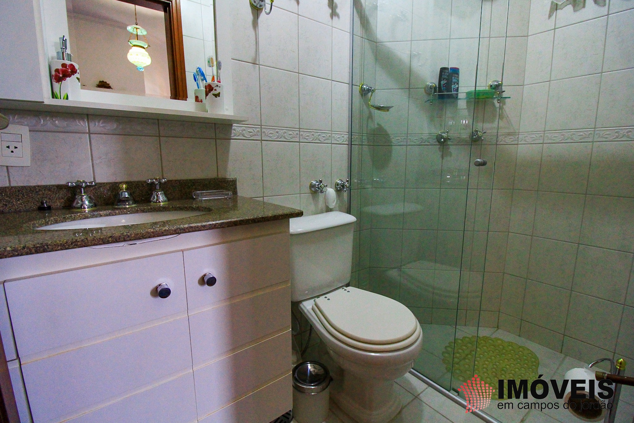 1 para Apartamentos - Venda em Campos do Jordão