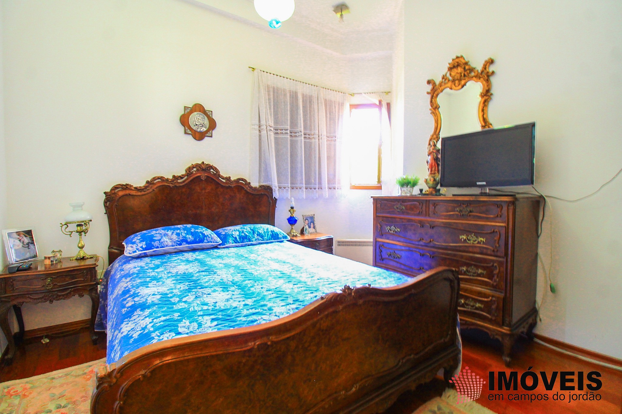 1 para Apartamentos - Venda em Campos do Jordão