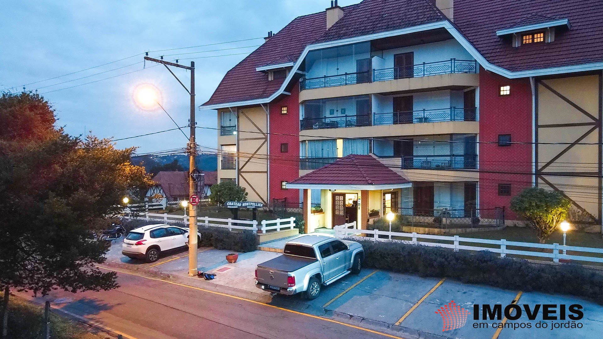 1 para Apartamentos - Venda em Campos do Jordão