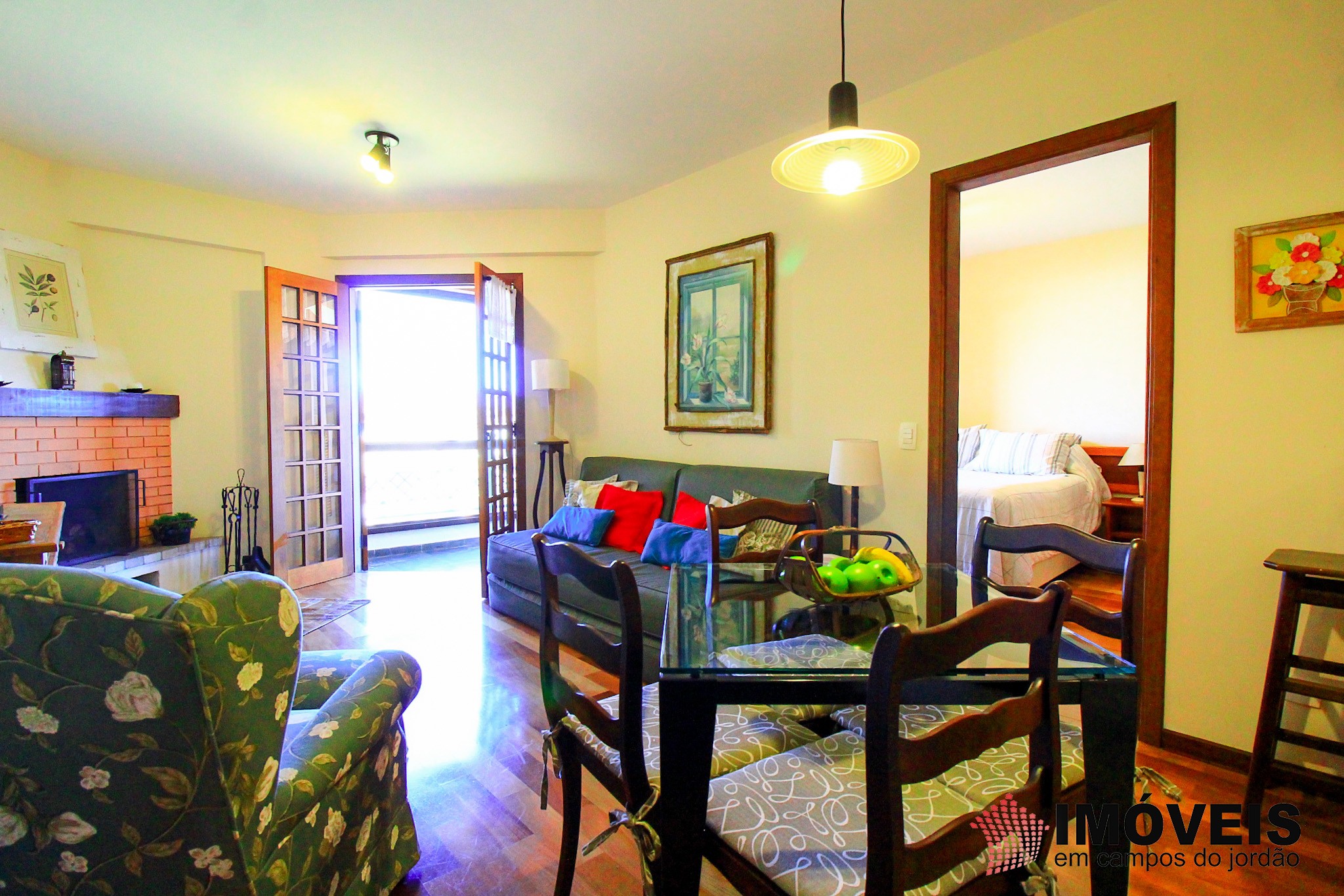 1 para Apartamentos - Venda em Campos do Jordão