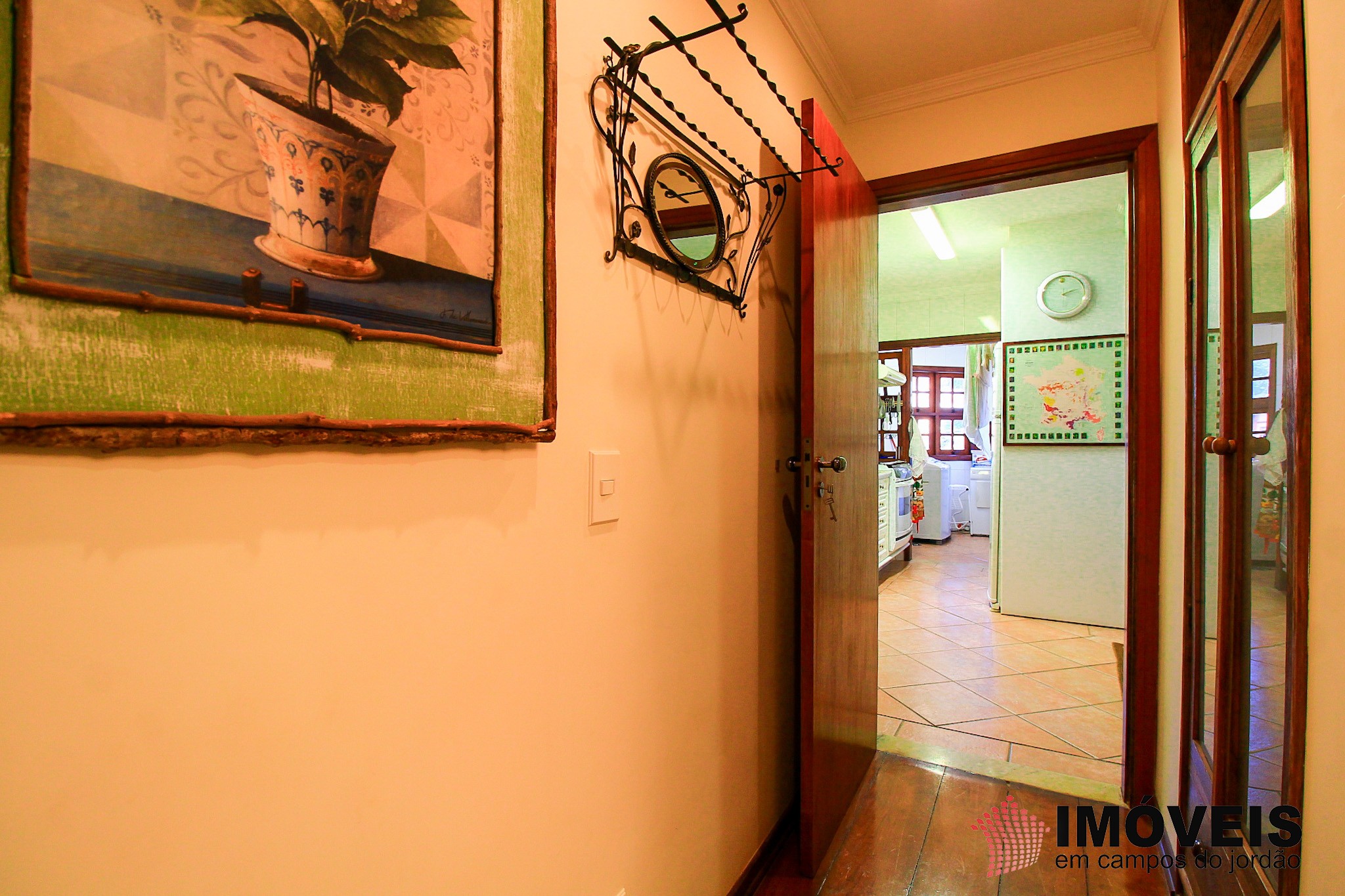 1 para Apartamentos - Venda em Campos do Jordão